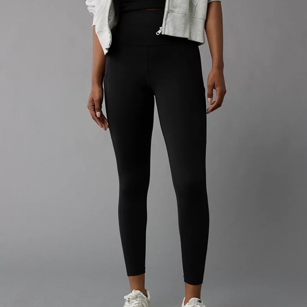 American Eagle The Everything Pocket High-Waisted Legging Size Medium
